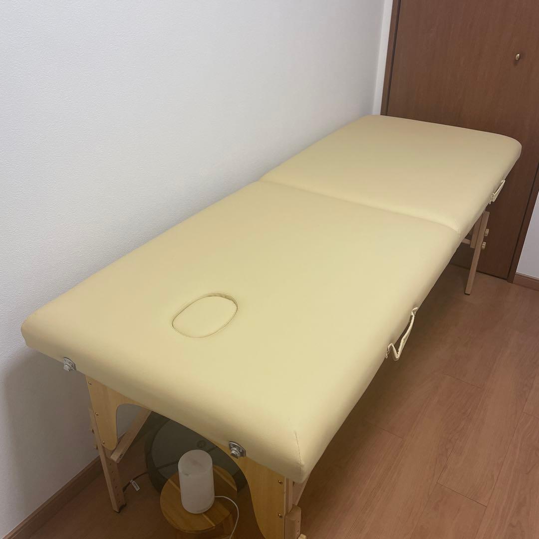SEVEN BEAUTY 折りたたみベッド クリーム色 軽量 アルミ製 折りたたみ マッサージベッド (有孔) 長さ185×幅70×高さ