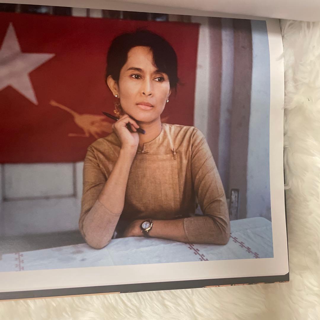 The Unguarded Moment Steve Mccurry 写真集 - メルカリ