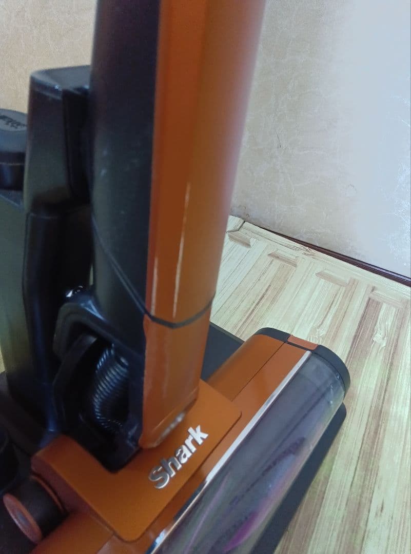 Shark スティッククリーナー キャメル《お手入れブラシ》付き