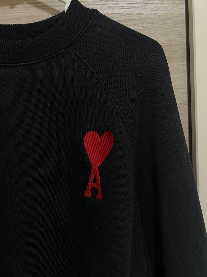 amiparis黒 トレーナー ハート刺繍