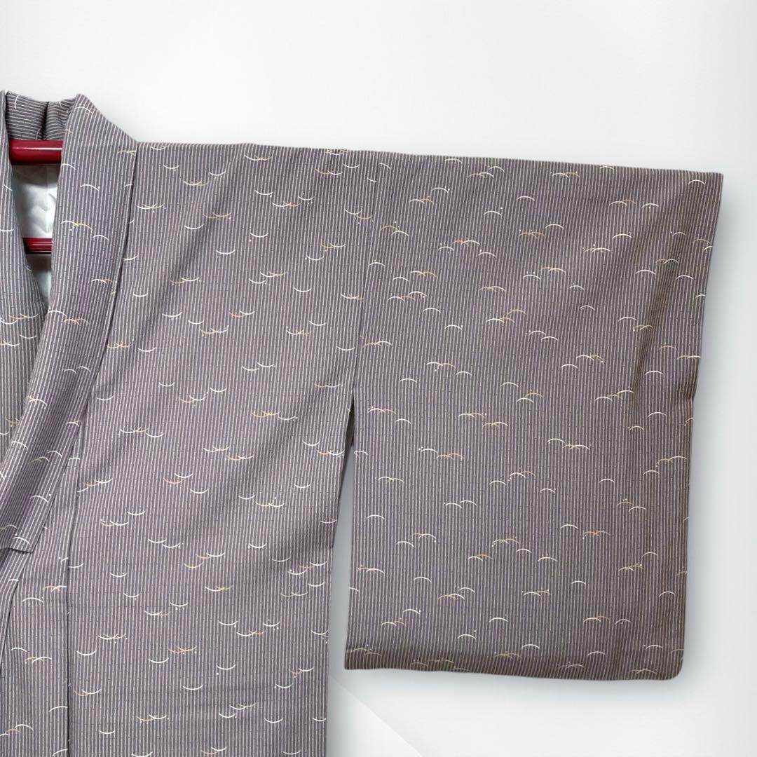 美品✨】東レシルック 洗える着物 小紋 竹縞 露芝 灰がかった紫色 袷