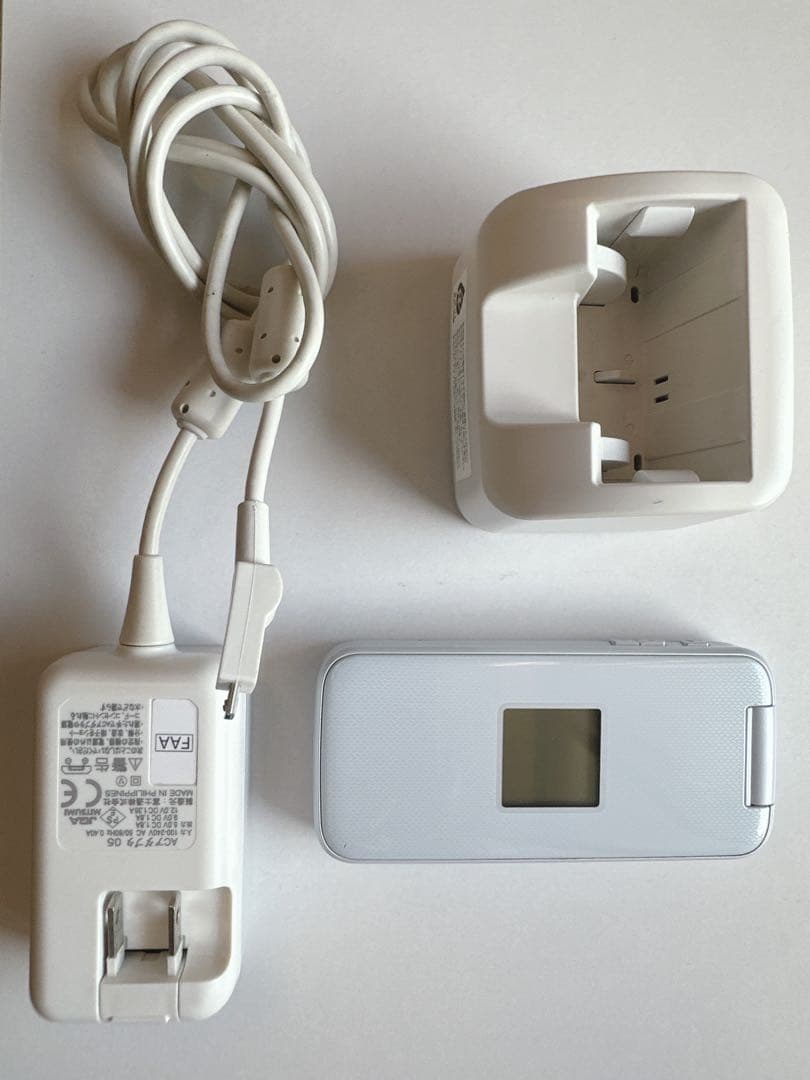 docomo 楽々フォン F-01M らくらくホン F-01M [ホワイト]の製品画像 - 価格.com