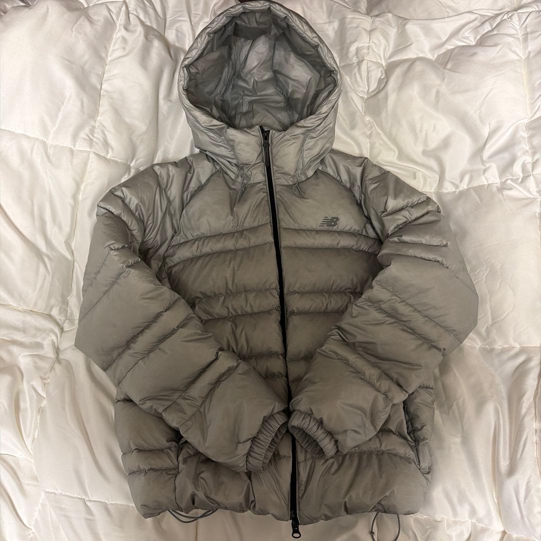 New Balance シルバーダウンジャケット S アイドル着用で話題になった『New Balance(ニューバランス)』のダウン
