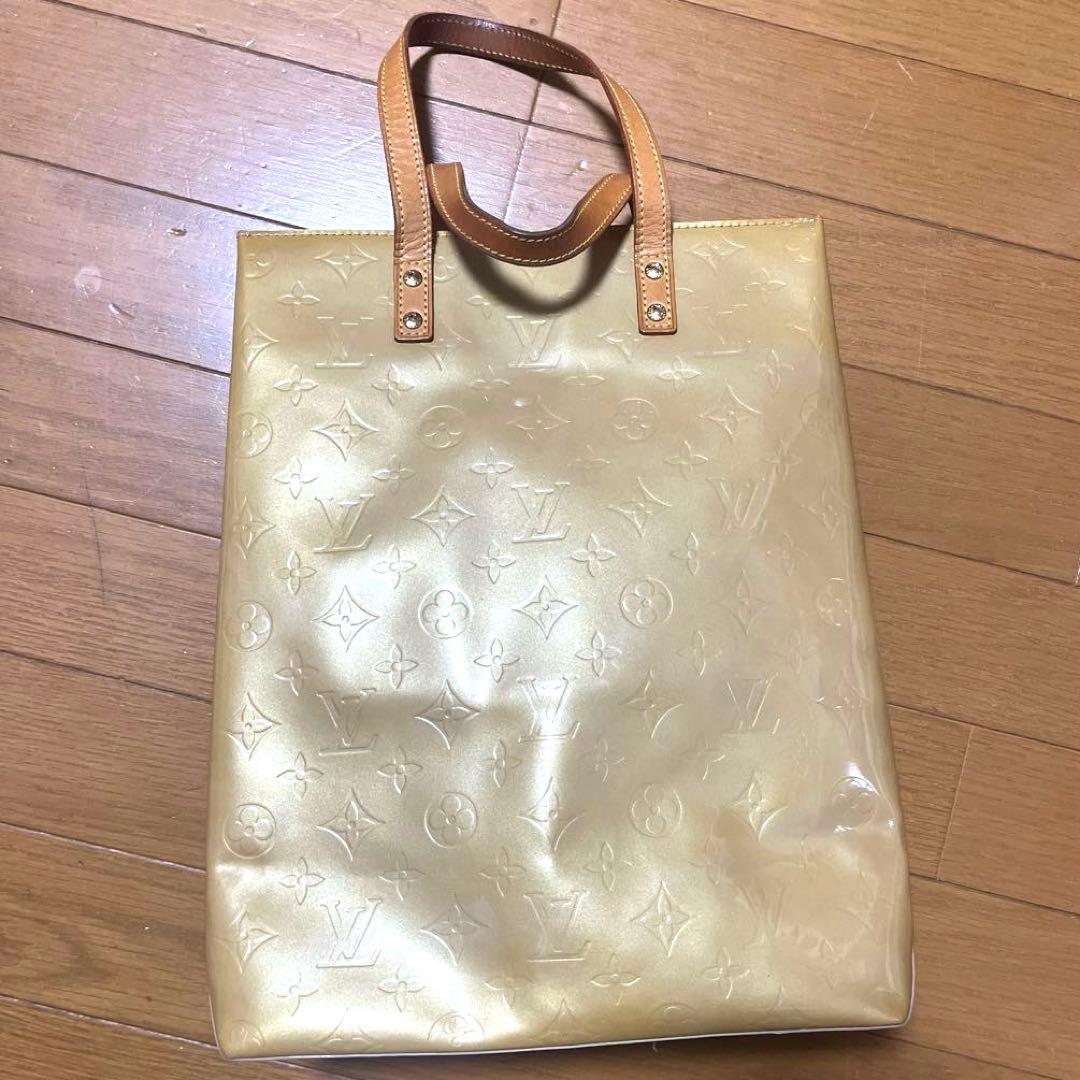 Louis Vuitton ヴェルニ ゴールド ハンドバッグ - メルカリ