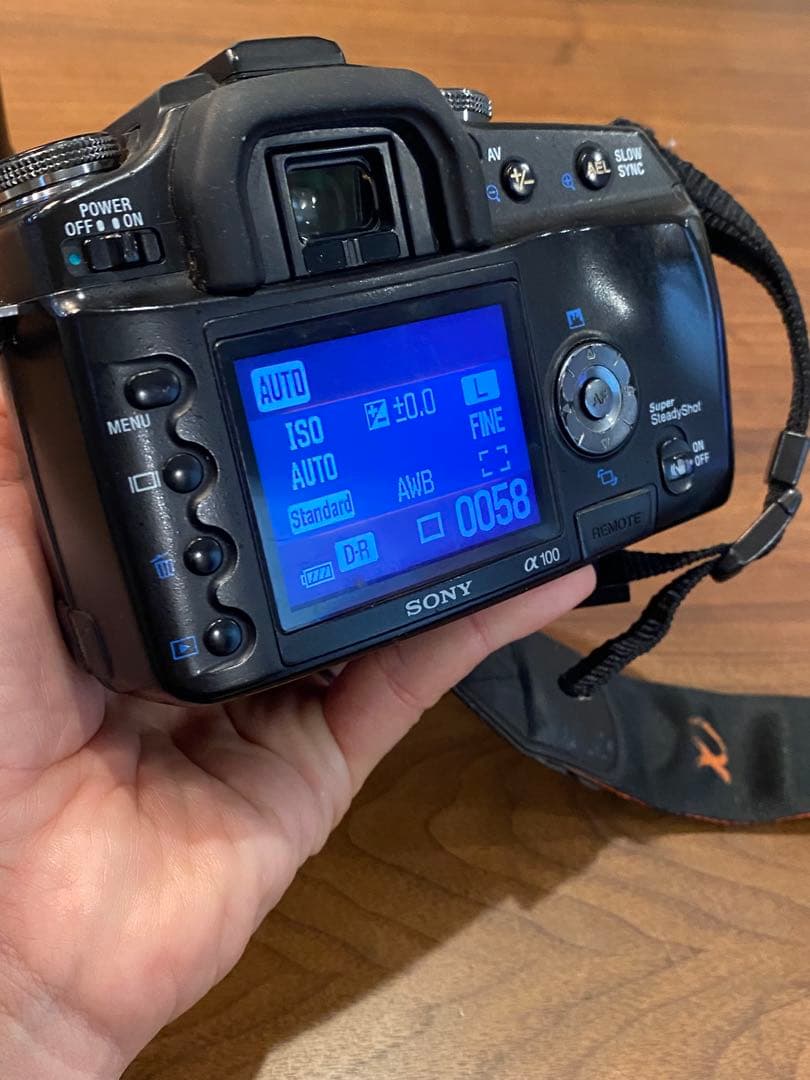 SONY α100 デジタル一眼 レンズ2本35-80.100-300動作品