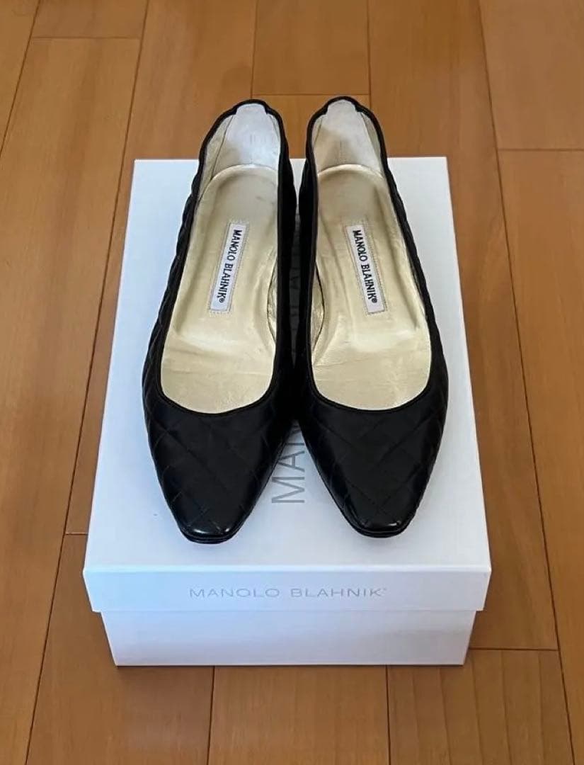 MANOLO BLAHNIK ブラックフラットシューズ マノロブラニク MANOLO BLAHNIK パンプス ハンギシ フラットシューズ