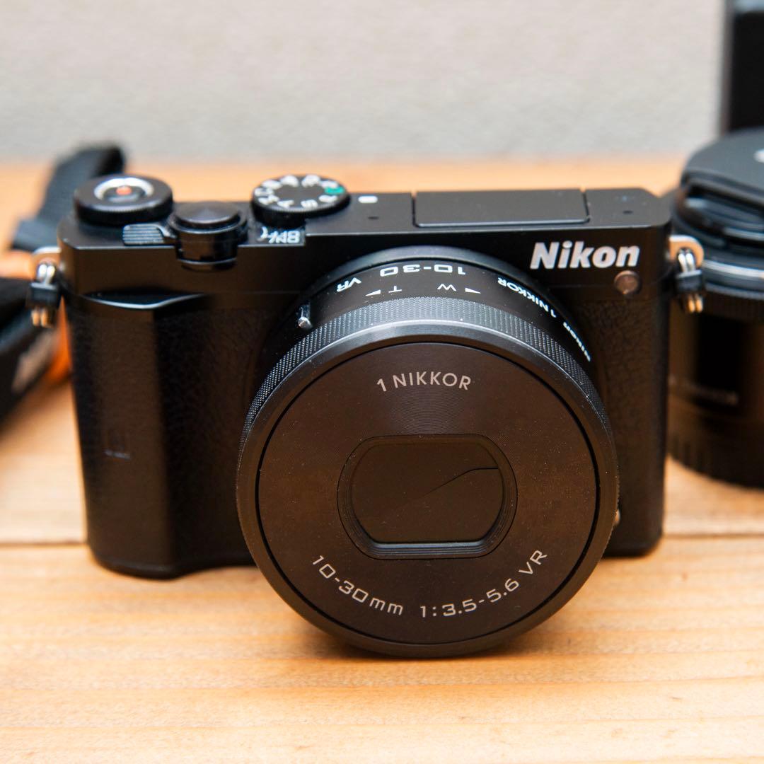 NIKON 1 J5 ダブルレンズ 18.5mm F1.8付 良品