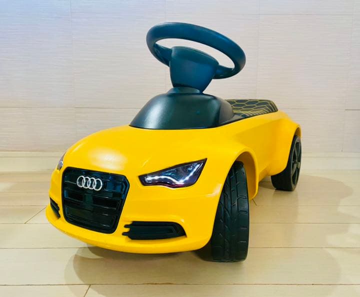 【日本限定10台！！】AudiニューJr.クワトロ　キッズカー Audi ジュニアクアトロ (レッド) | キッズ | Audi collection