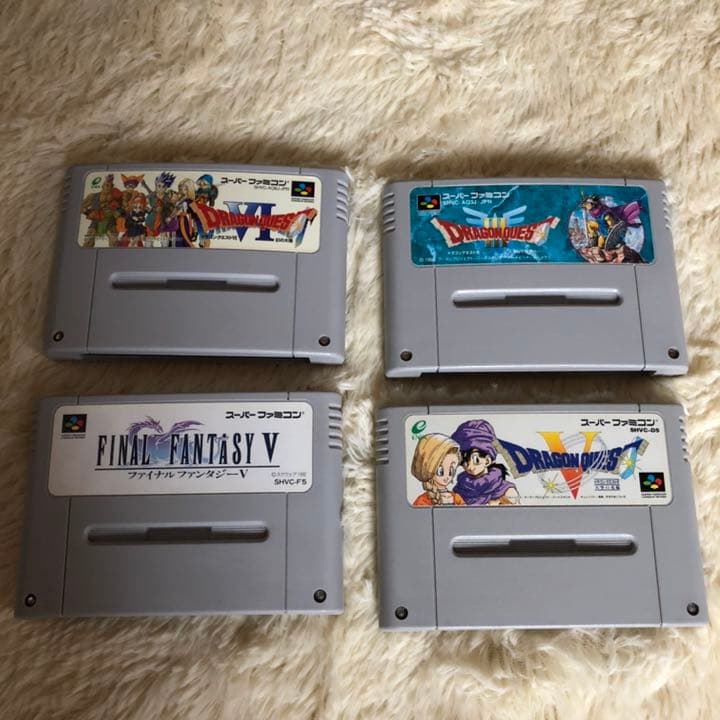 Nintendoスーパーファミコン本体+本体ソフト《セット》