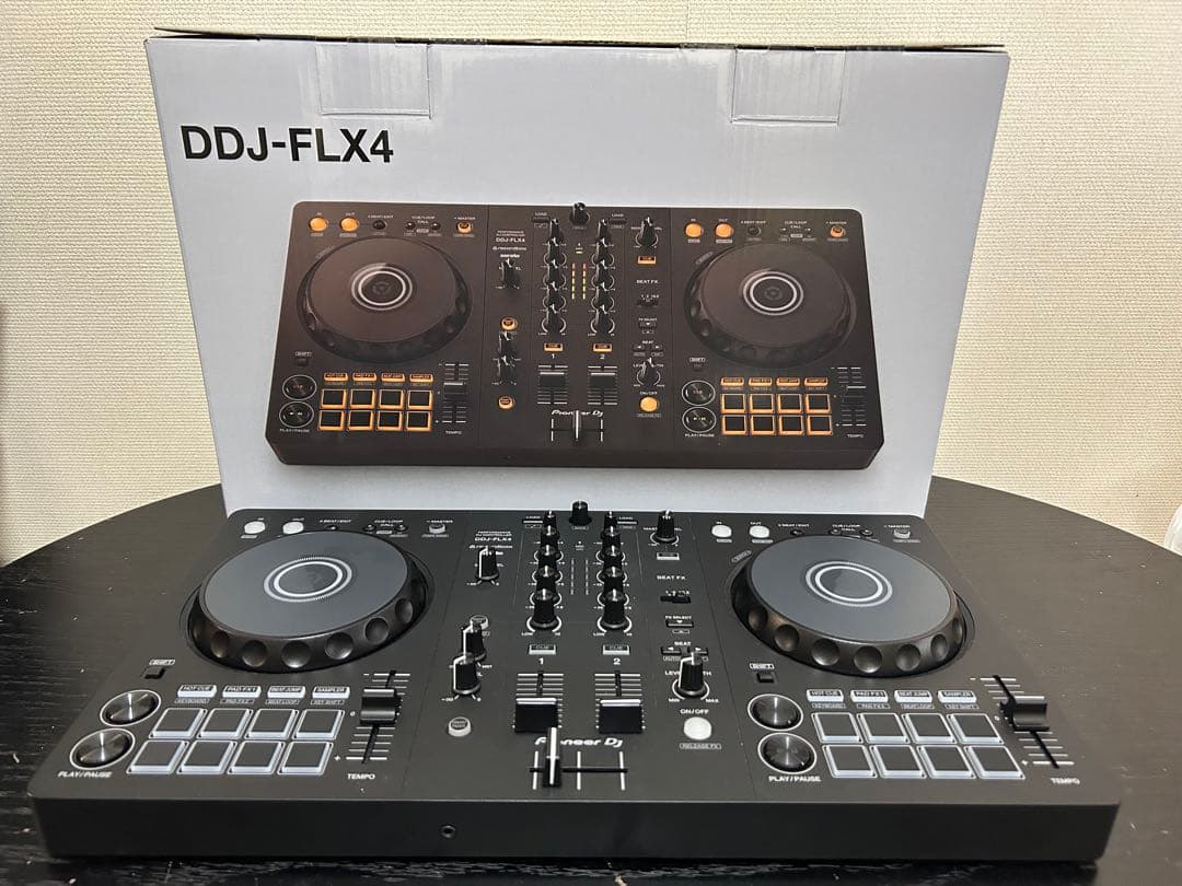 Pioneer DJ DDJ-FLX4 コントローラー スピーカーヘッドフォン付 DDJ-FLX4 - マルチアプリ対応2ch DJコントローラー (Black)