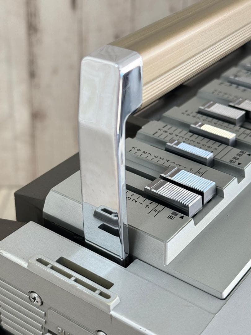 希少VICTOR ビクター ラジカセ RCーM70 昭和レトロラジオ - メルカリ