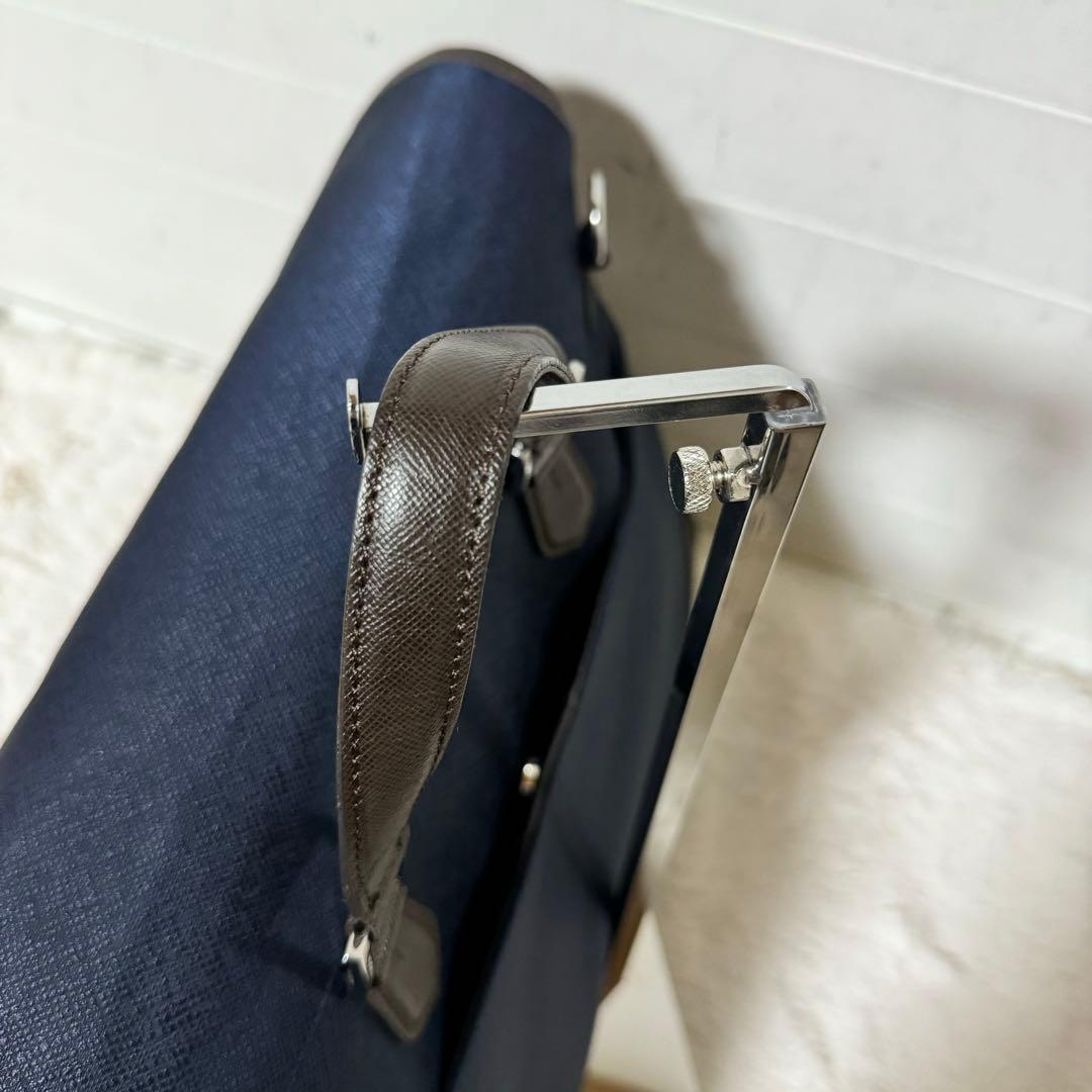 美品✨ペッレモルビダ メッセンジャーバッグ ショルダーバッグ