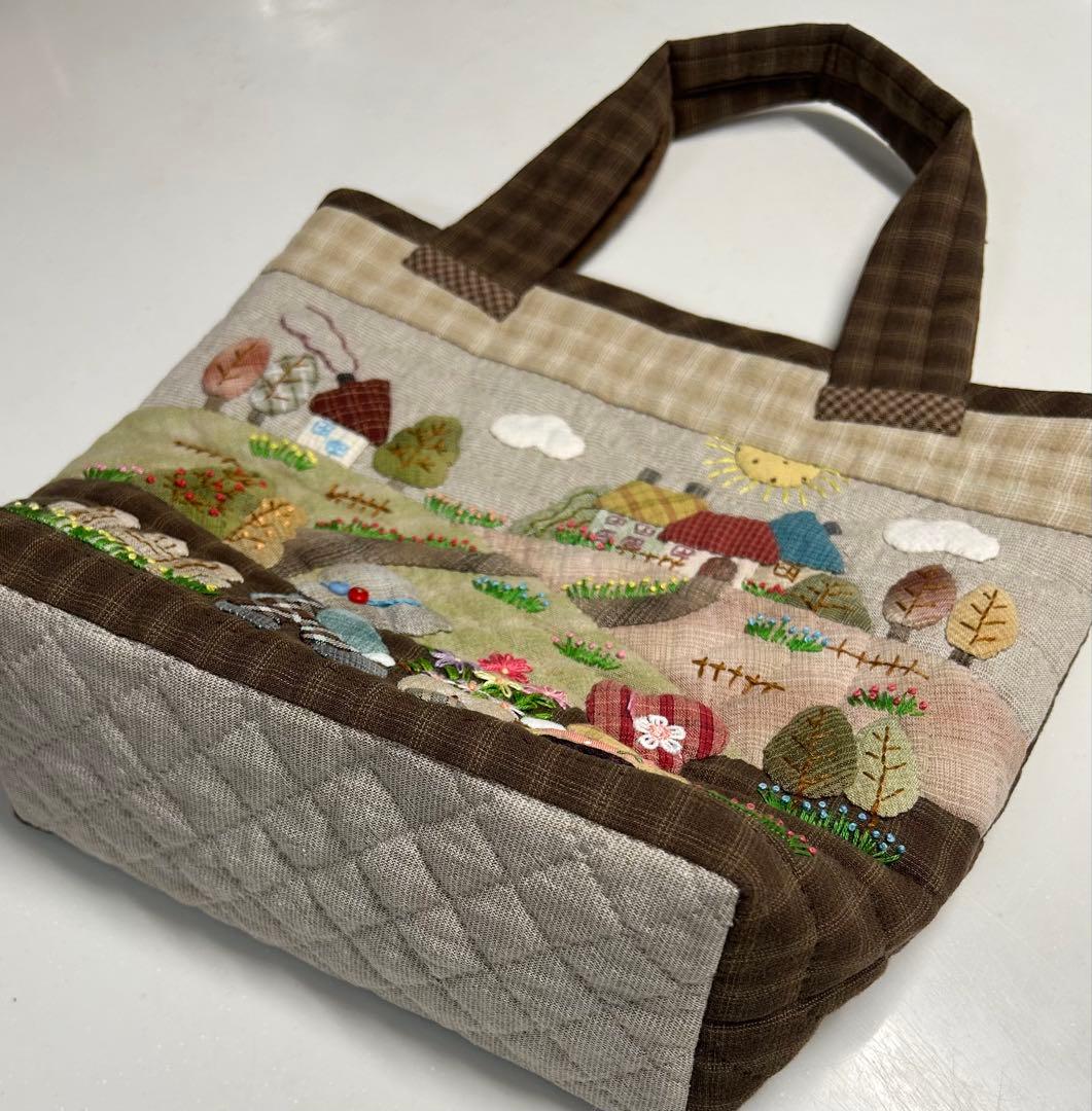 パッチワークスーちゃんのバッグ 裏面ポケット付き - メルカリ