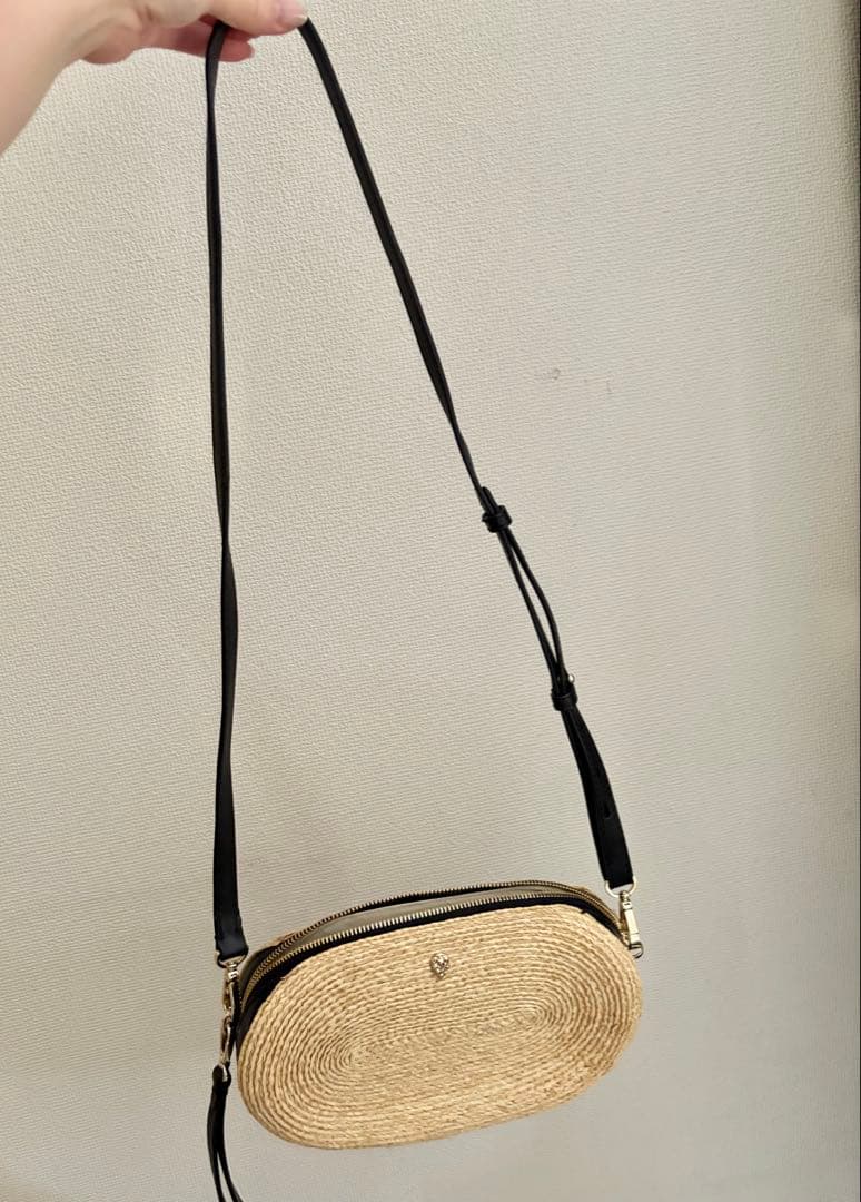 ⭐︎未使用 HELEN KAMINSKI ストロー かごバッグ ストラップブラック