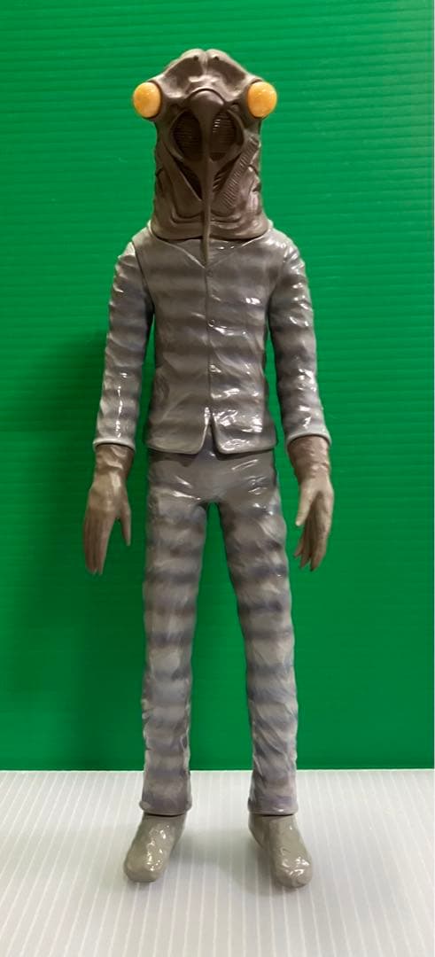 セミ人間 ソフビ ウルトラQ - メルカリ