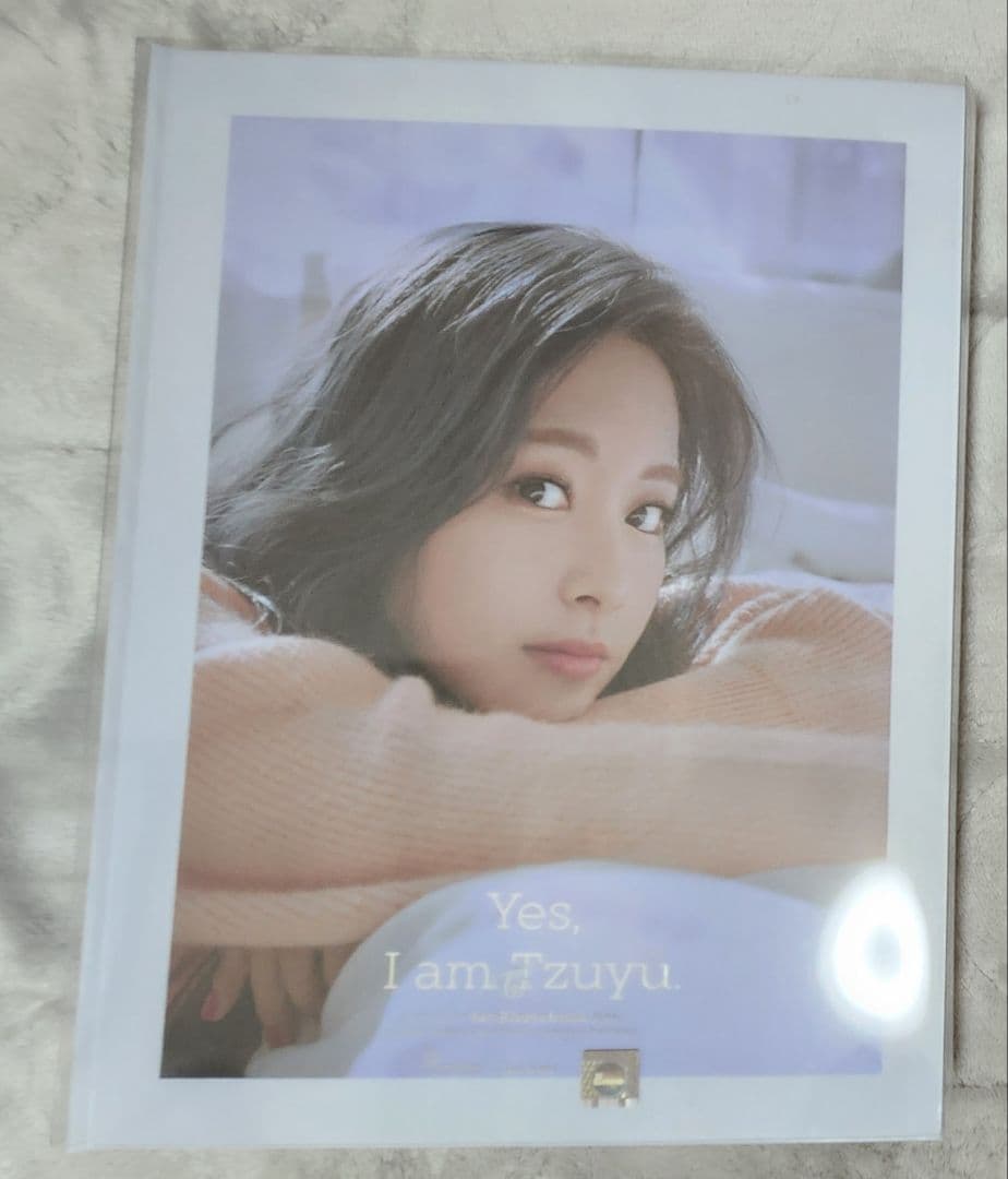 Yes, I am Tzuyu blue ver TWICE ツウィ 写真集 - メルカリ
