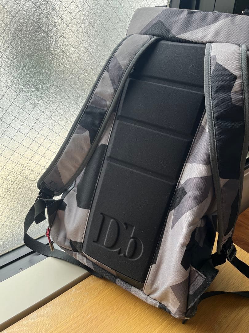 Douchebags Db The Hugger 30L EVA Camo 限定 - メルカリ
