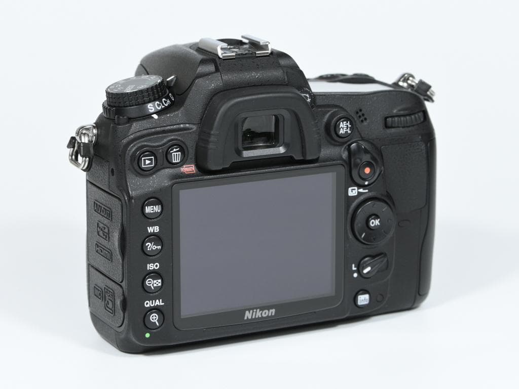 【超美品】 ニコン　Nikon D7000 ボディ 《ショット数2800》