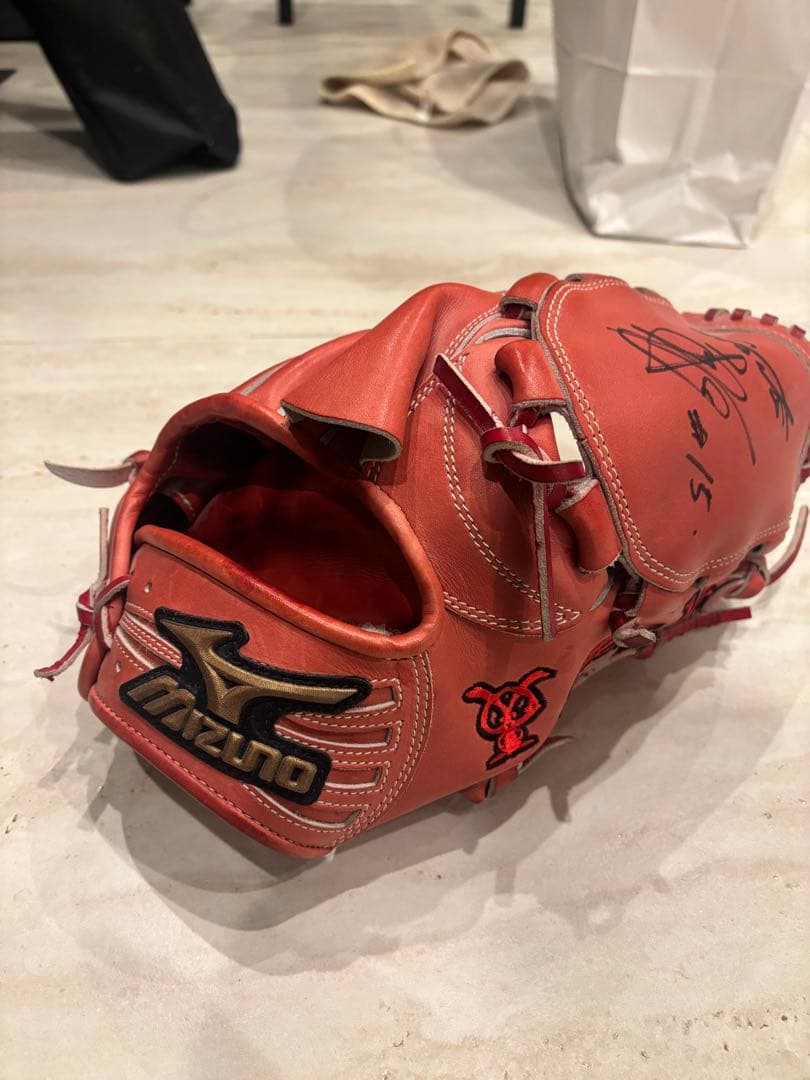 希少　巨人　澤村拓一投手　実使用グローブ　直筆サイン付き 2026年最新】Yahoo!オークション -澤村拓一の中古品・新品・未使用品一覧