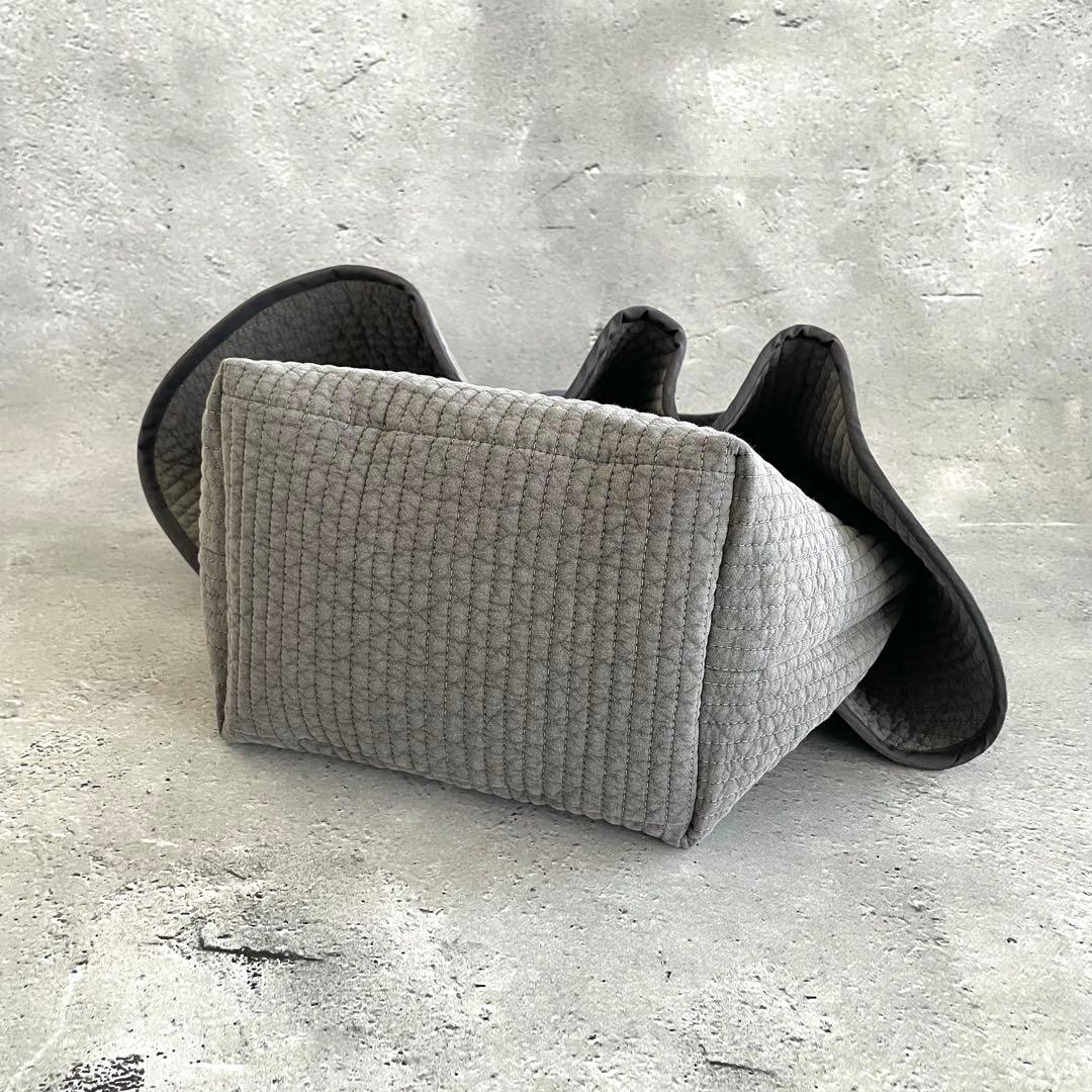 フレアフリル付きトートバッグ（M） ヌビバッグ グレー ハンドメイド