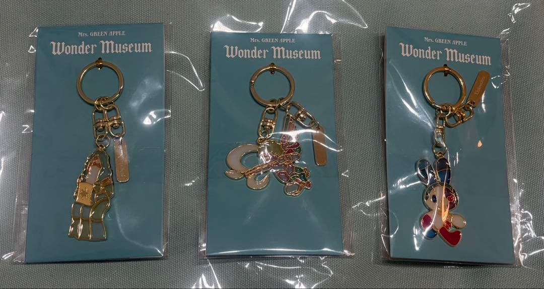 Mrs. GREEN APPLE Wonder Museum キーホルダー Wonder Museum ステンドグラスキーホルダー(ケセラセラ) – Mrs. GREEN