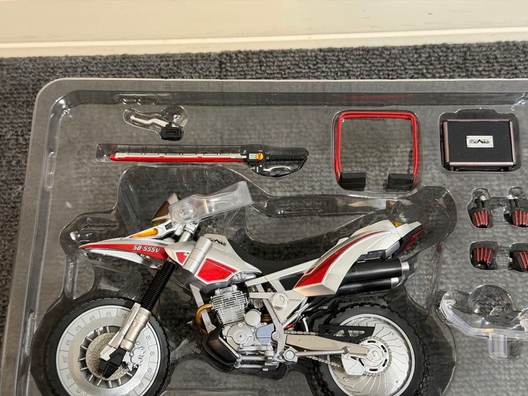 フィギュアーツ　S.H.Figuarts　オートバジン（ビークルモード）