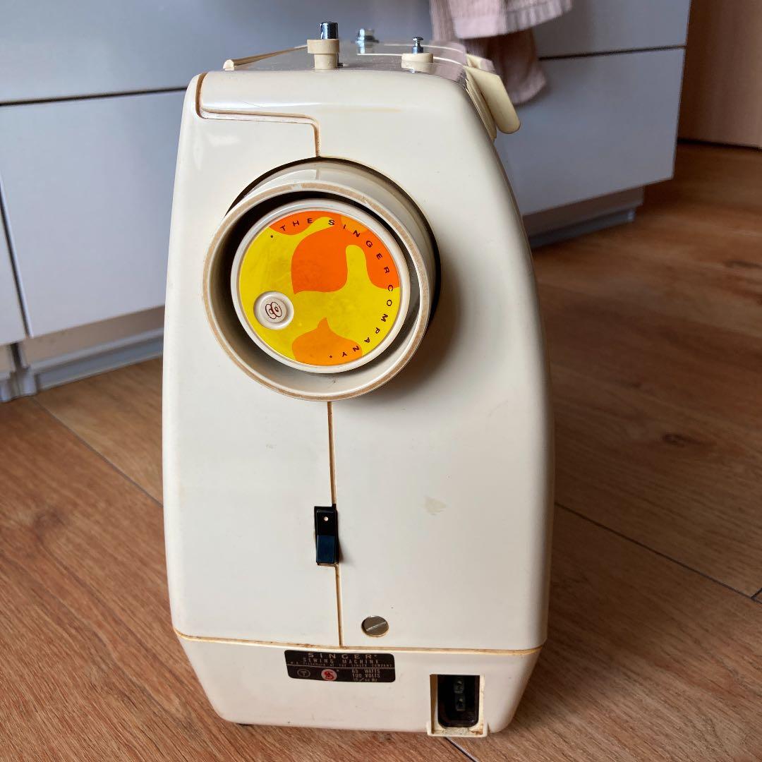 シンガー・ミシン SEWING MACINE monami 384型 - メルカリ