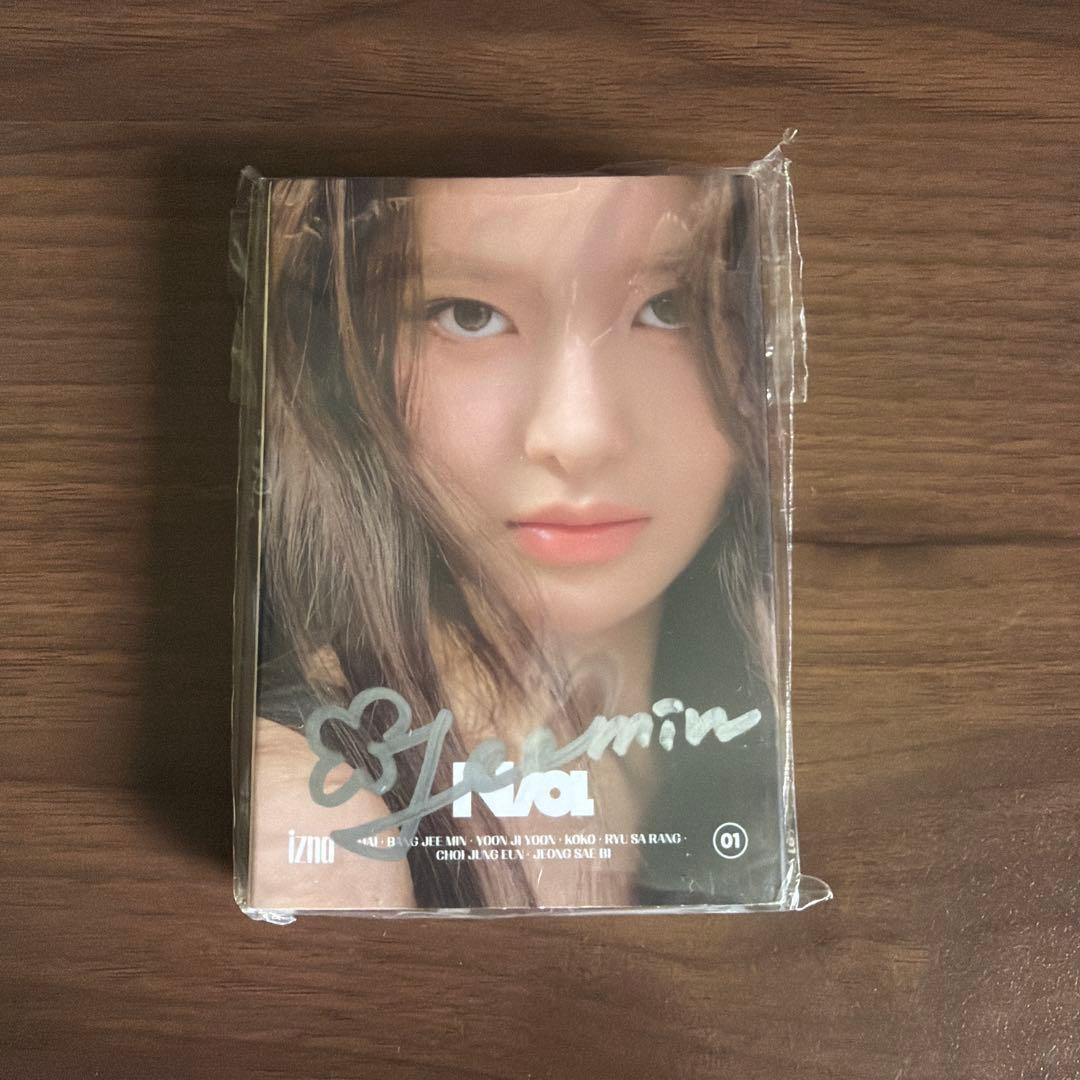 KCON JAPAN 2025 izna ジミン サイン入りアルバム - メルカリ