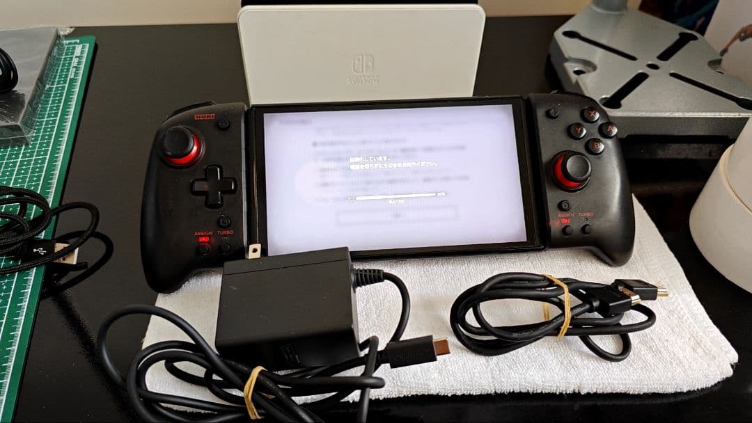 Nintendo Switch 有機EL/HORIグリップコントローラーセット 株式会社 HORI | グリップコントローラー 専用アタッチメントセット