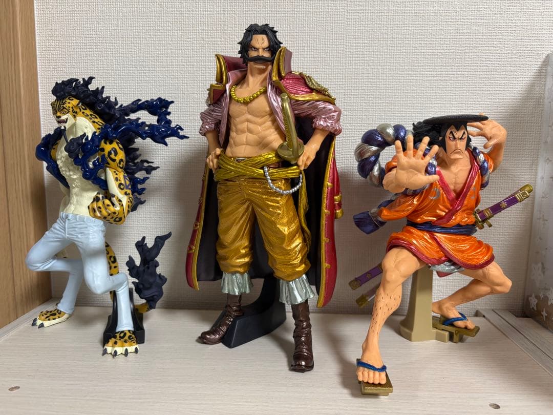 ワンピース ゴールド・ロジャー 、光月おでん ロブ・ルッチ フィギュア