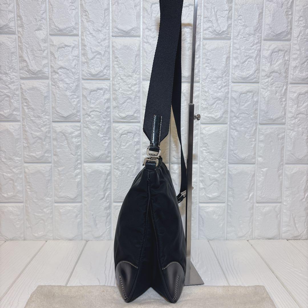 極美品】PRADA ショルダーバッグ サコッシュ 三角ロゴ レザーナイロン