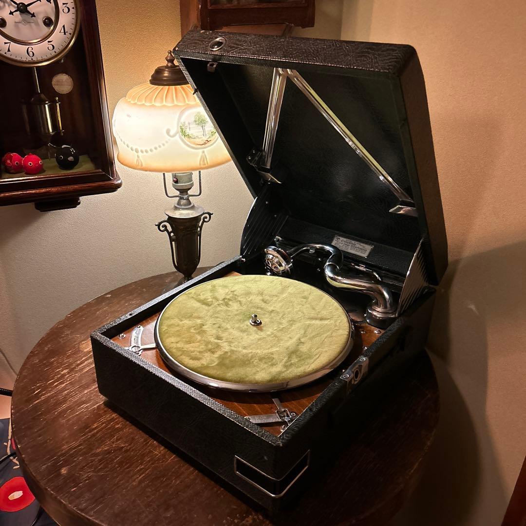 １９３０年代のコロムビア蓄音機、動品 昭和初期 コロムビアポータブル蓄音機 No.204 オーバーホール調整済