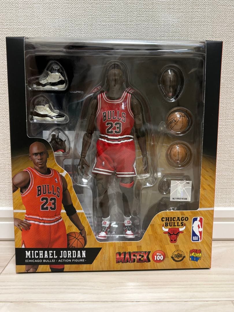 MAFEX マフェックス マイケル・ジョーダン　　フィギュア MEDICOM TOY MAFEX MICHAEL JORDAN(CHICAGO BULLS HOME) WHITE