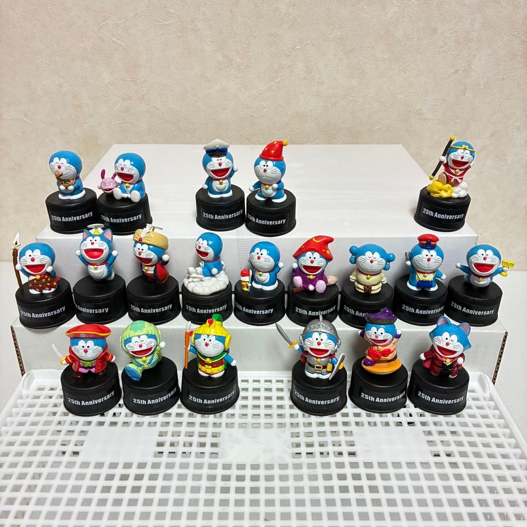 ドラえもん映画 25周年記念ペットボトルキャップ フィギュアセット