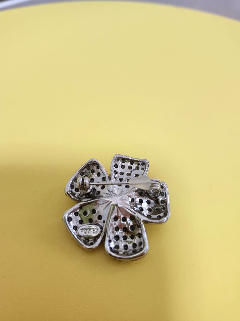 名品】美品 FOXEY フォクシー フラワーブローチ クリアカラー FLEUR