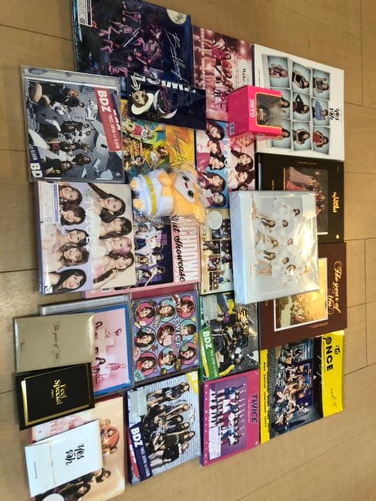TWICE CD．DVD．ファングッズ TWICE <THIS IS FOR> WORLD TOUR IN JAPAN 会場販売のオフィシャル