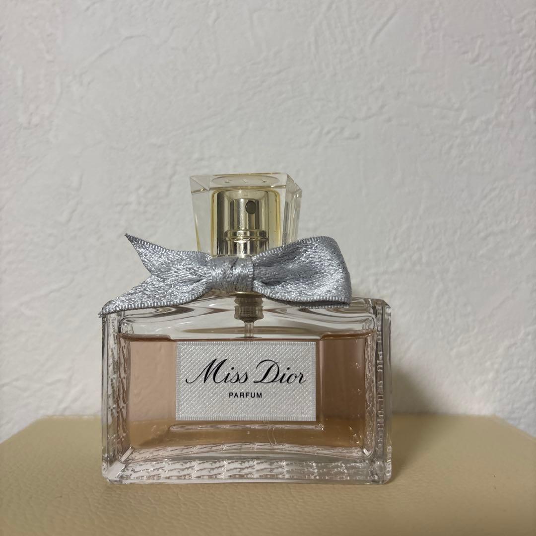 Miss Dior PARFUM リボン付き香水 50ml - メルカリ