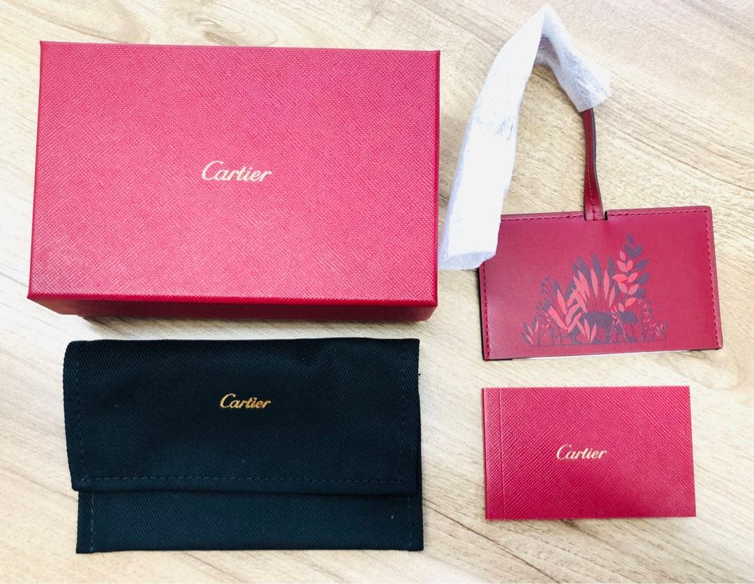 新品！ Cartie カルティエ ハンドミラー 鏡 ミラー 手鏡 ケース付きの