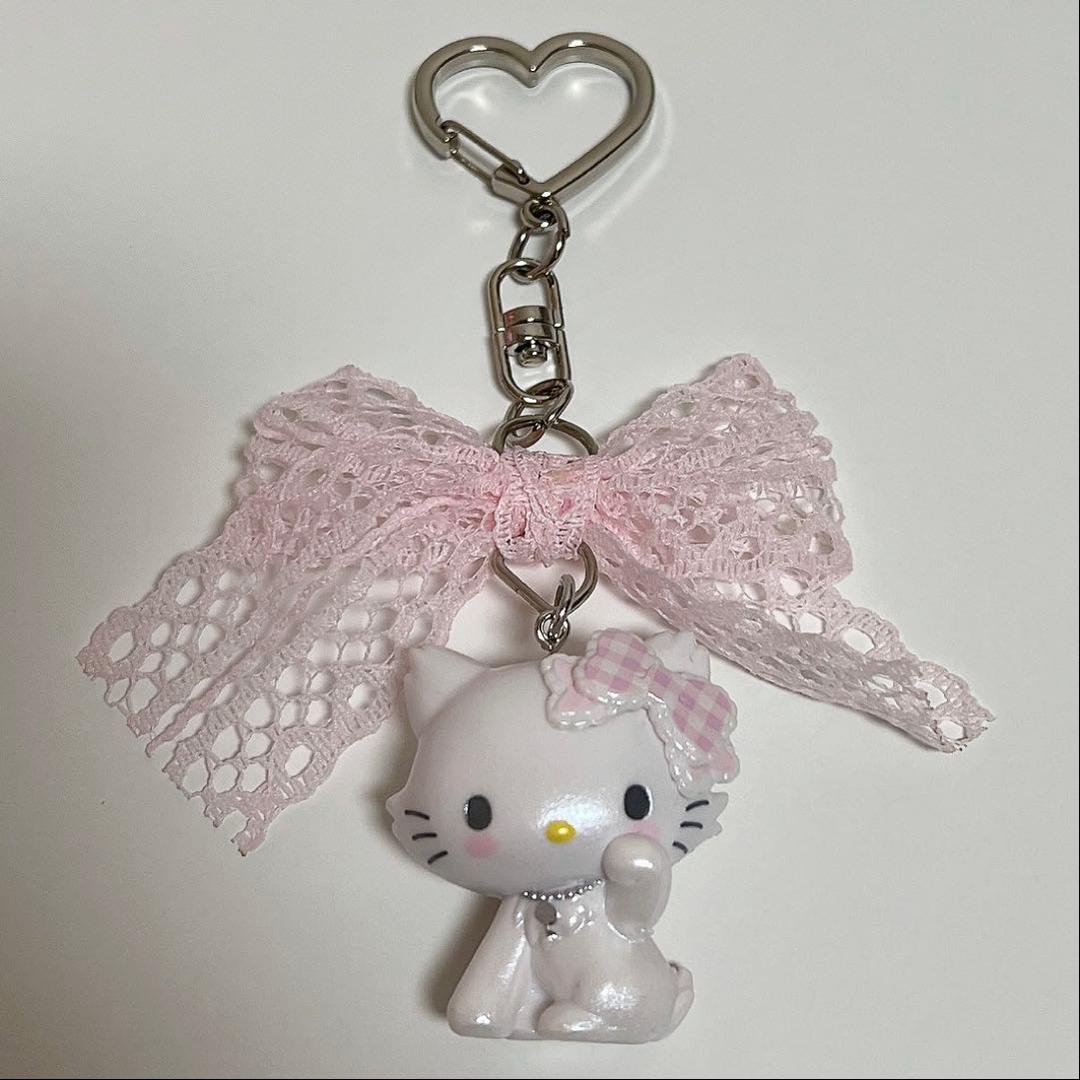 サンリオ チャーミーキティ シークレットキーホルダー ② - メルカリ