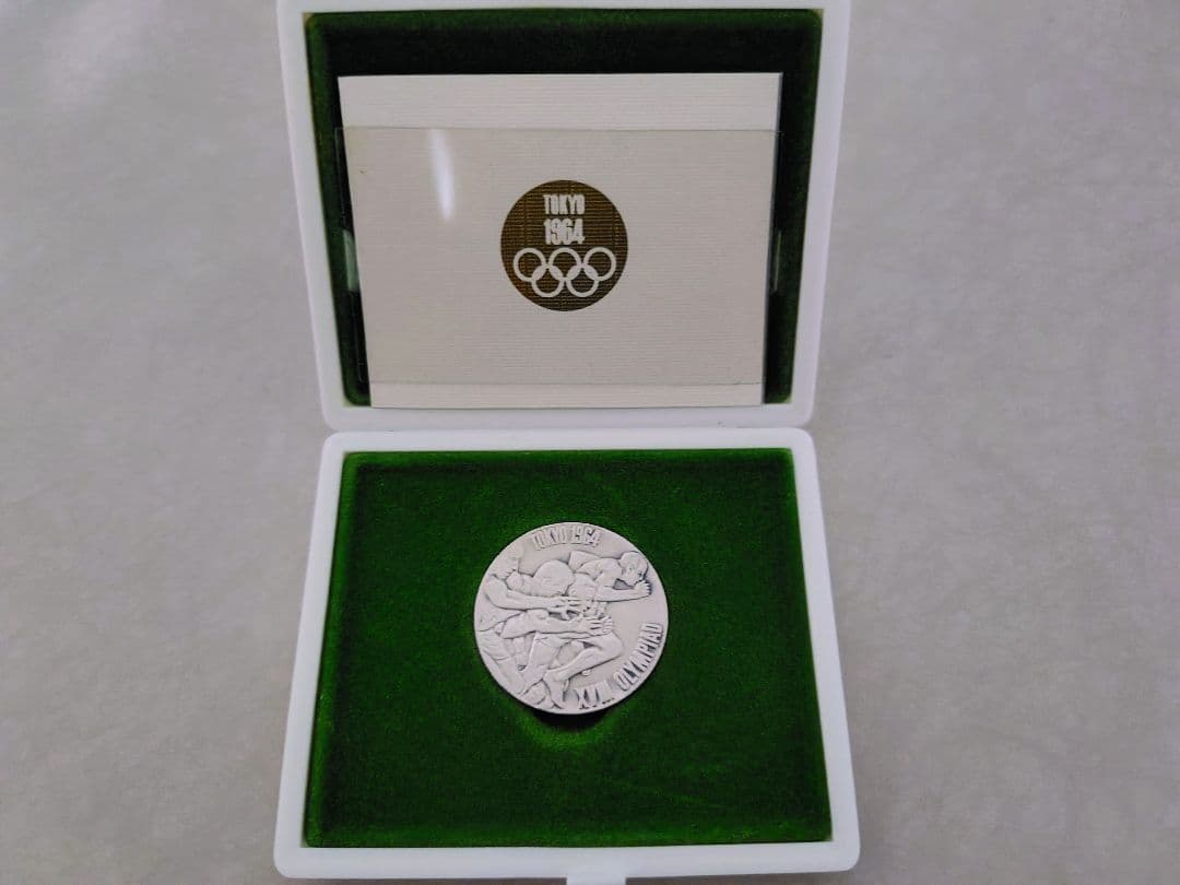 1964年東京オリンピック記念銀メダル 亀倉雄策デザイン - メルカリ