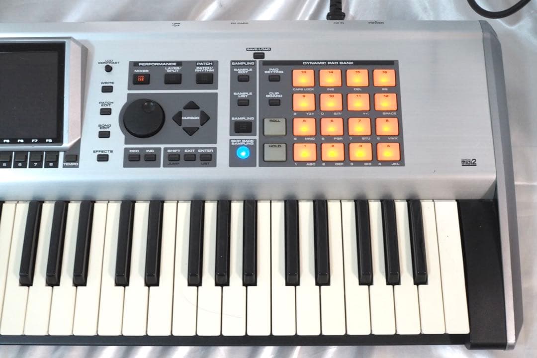 Roland Fantom-X6 シンセサイザー 動作確認済み ※液晶難あり - メルカリ