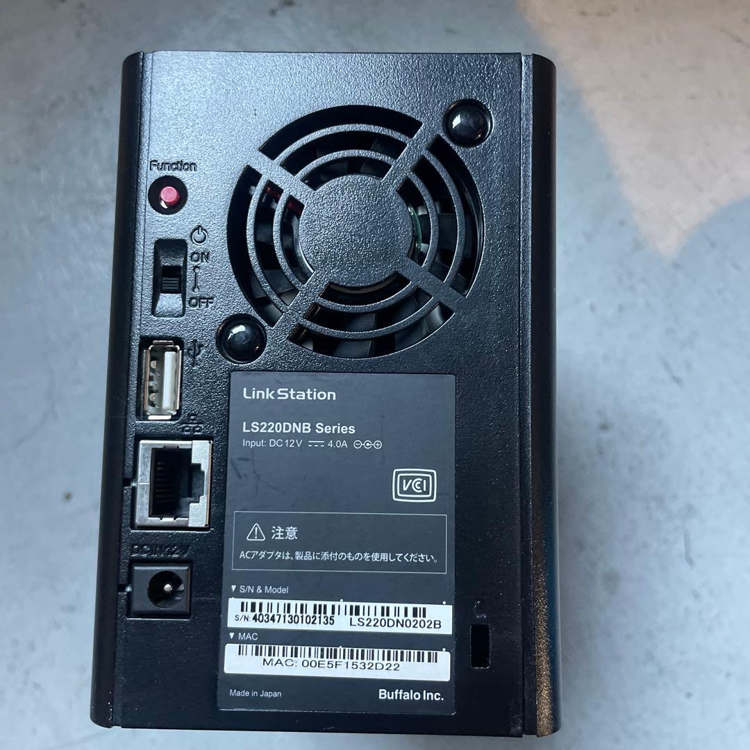 BUFFALO　LinkStation　NAS LS210D_Angle.jpg