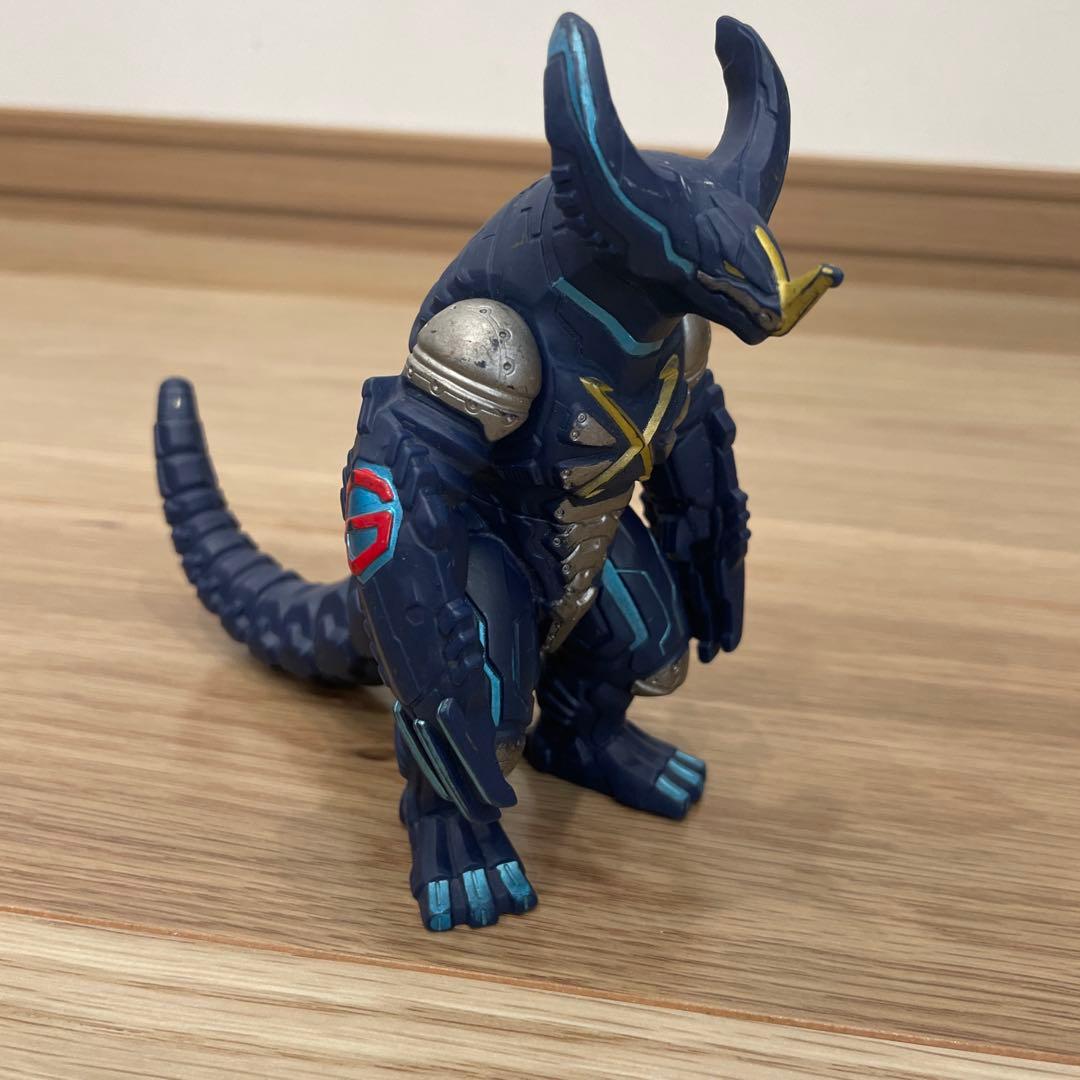 ウルトラマン＆怪獣 ソフビ15体まとめセット - メルカリ