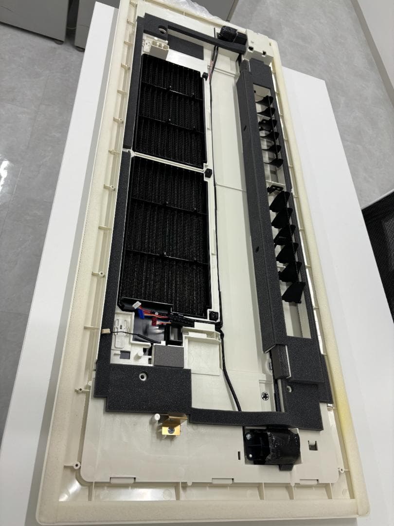 新品・未使用品】ダイキン 前面パネル(BC407-W) まとめ売り可 - メルカリ