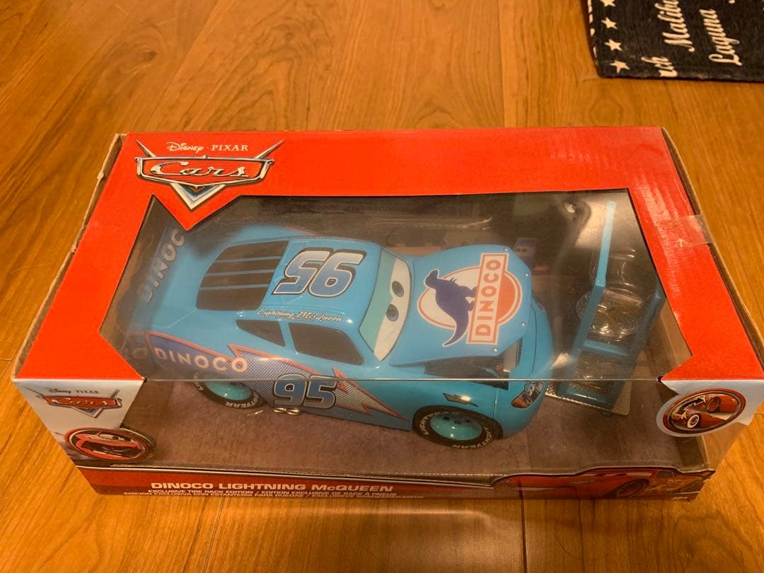 DINOC Lightning McQueen ダイキャストミニカー DINOC Lightning McQueen ダイキャストミニカー - ミニカー快適