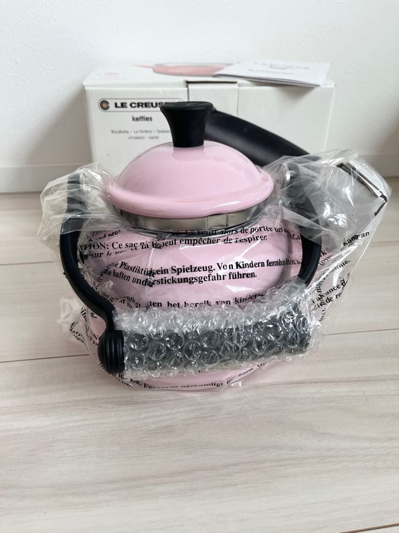 《新品未使用》ル・クルーゼ/ ピンク /ケトル/デミ/1.1L