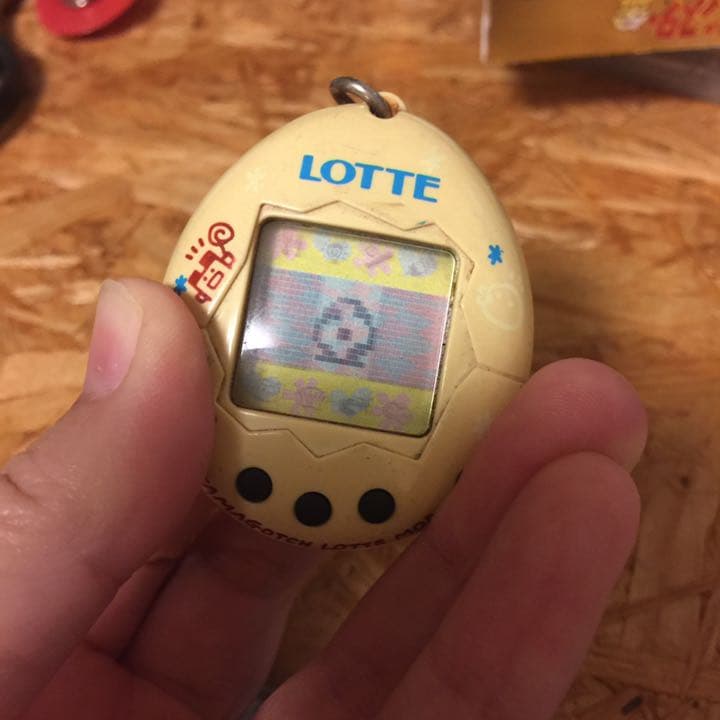 たまごっち 初代 LOTTEモデル 懸賞品 動作確認済 - メルカリ