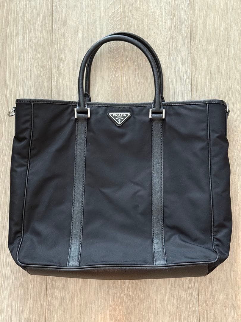 PRADA ブラック トートバッグ PRADA（プラダ） （未使用 展示品）プラダ ロゴ トートバッグ ソフト