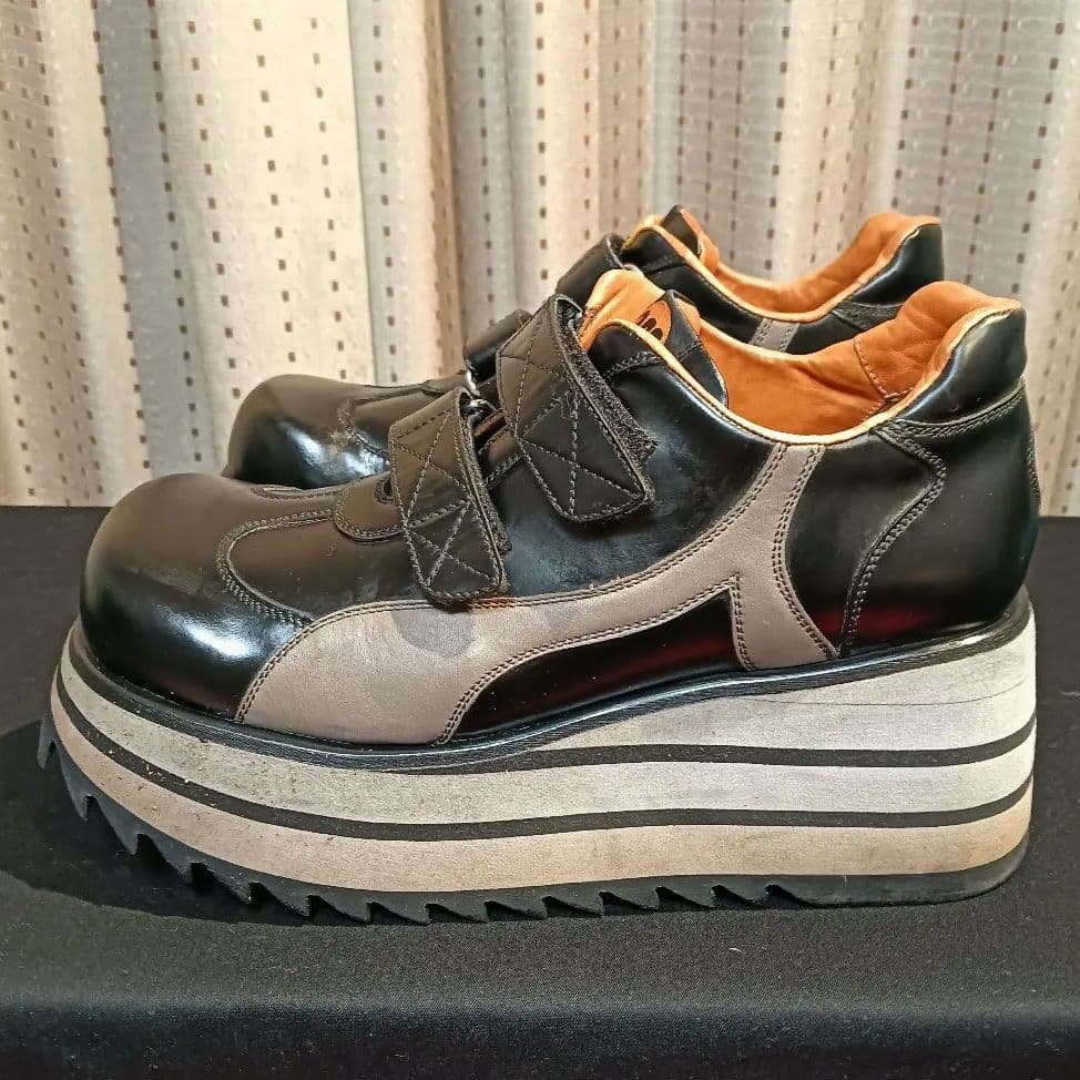 ヤスダ　アケミ様☆aff厚底レザー スニーカー ☆SWEAR 　　FOTUS