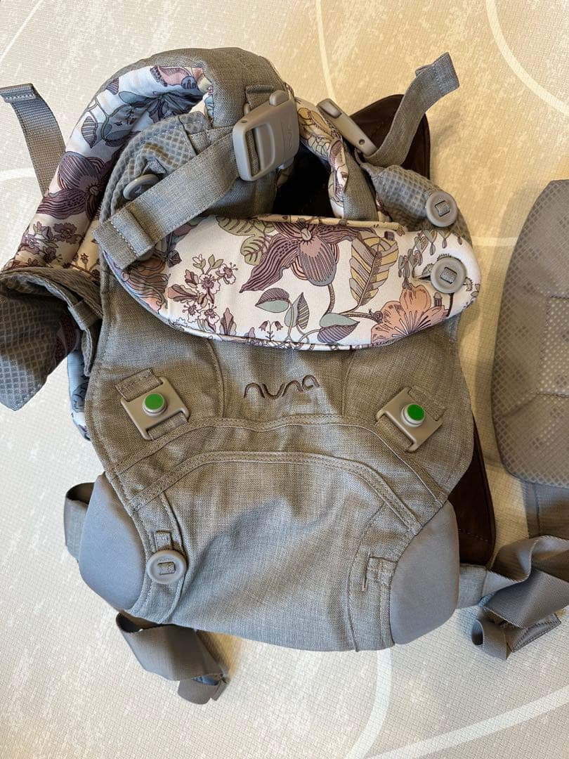 nuna 抱っこひも(紐)・カドルクリック/グレー花柄 - 抱っこひも